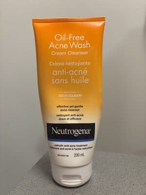 Oil-free acne wash cream cleanser