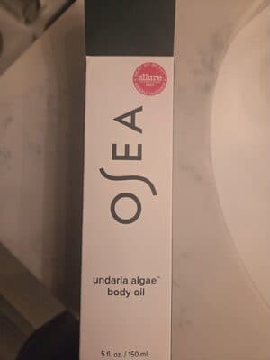Undaria algae body oil