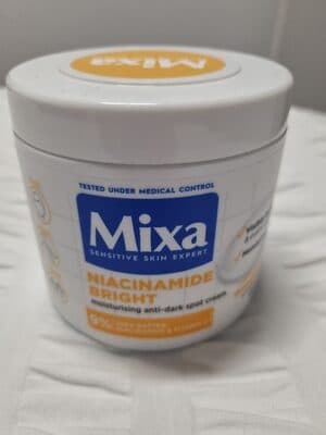 Niacinamide bright moisturizing anti-dark spot cream