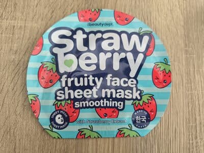 Strawberry fruity face sheet mask smoothing