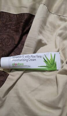 vitamin e with aloe Vera moisturising cream