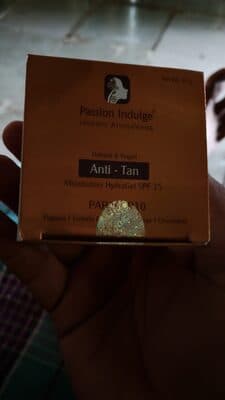 Passion Indulge Anti-Tan Moisturizer HydraGel SPF 15