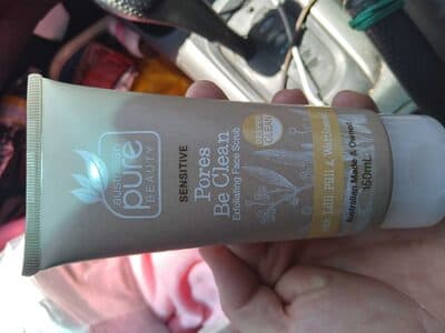 Pores Be Clean Sensitive Exfoliating Face Scrub with Lilli Pilli & Wattleseed