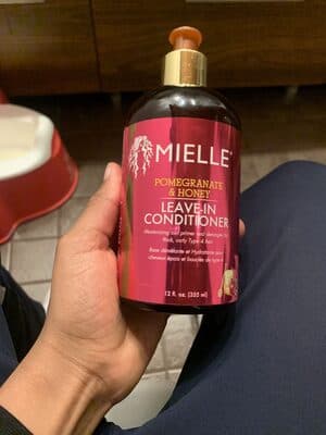 Pomegranate and honey leave-in conditioner