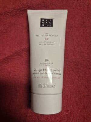 Whipped body cream Sakura