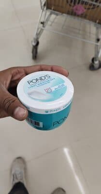 pond's light moisturizer